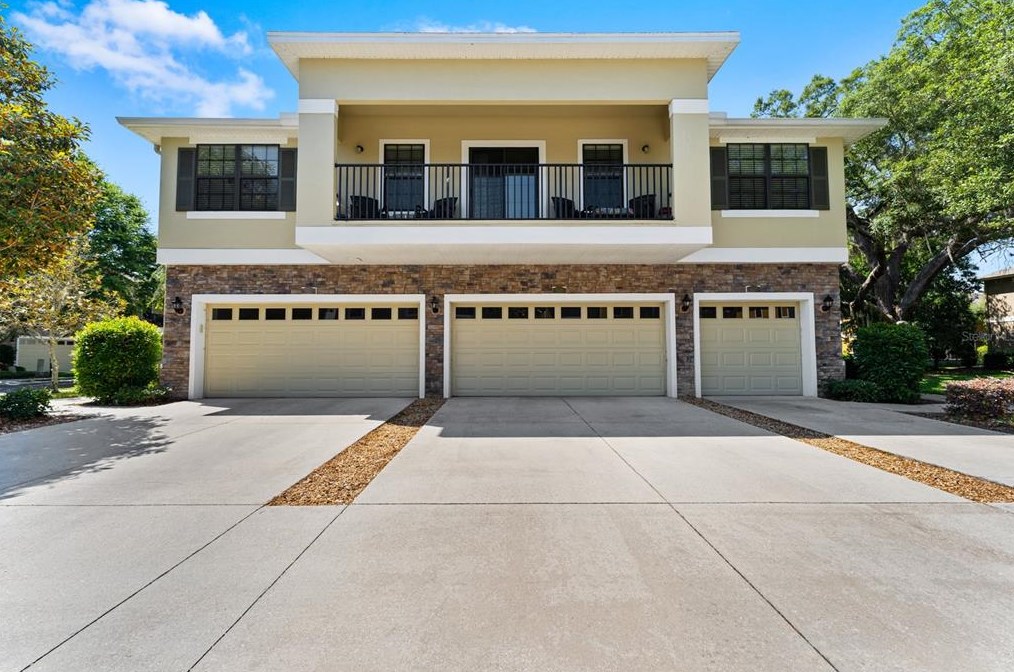 5522 Kinglethill Dr, Lithia, FL 33547-3948