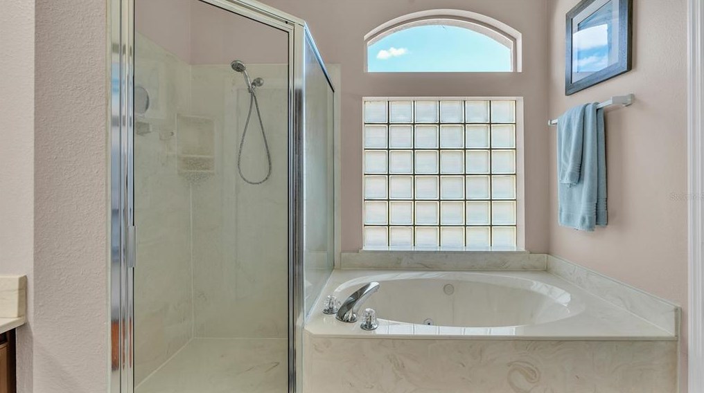 2701 Spg Mdw Dr, Plant City FL  33566-9618 exterior