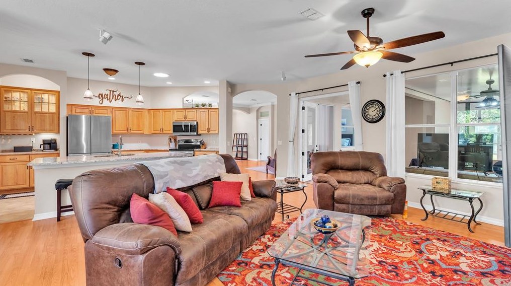 2701 Spg Mdw Dr, Plant City FL  33566-9618 exterior