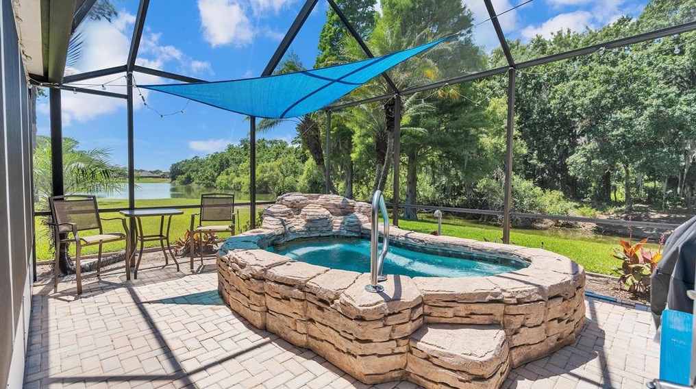 2701 Spg Mdw Dr, Plant City FL  33566-9618 exterior