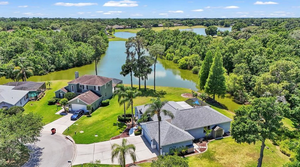 2701 Spg Mdw Dr, Plant City FL  33566-9618 exterior