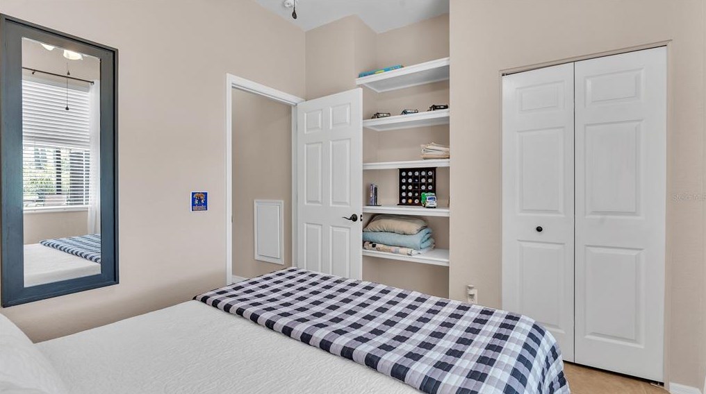 2701 Spg Mdw Dr, Plant City FL  33566-9618 exterior