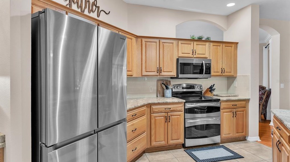 2701 Spg Mdw Dr, Plant City FL  33566-9618 exterior