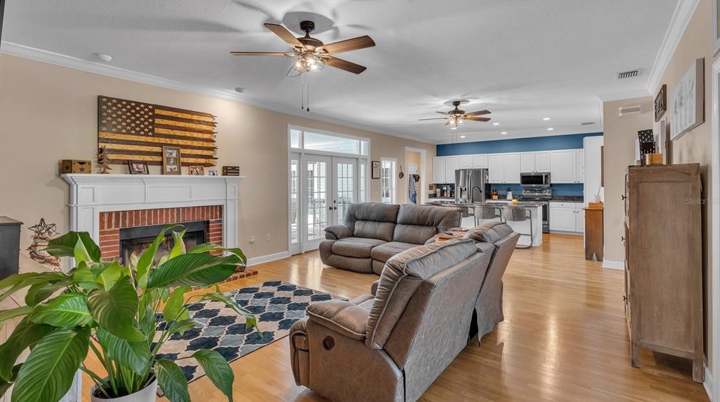 5818 Coveview Dr, Lakeland FL  33813-4811 exterior