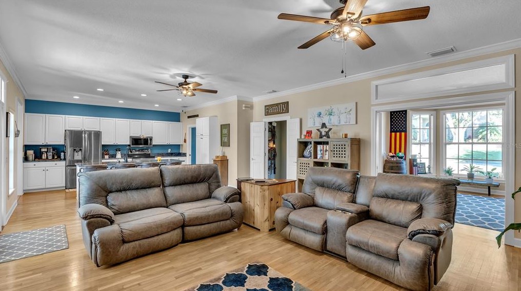 5818 Coveview Dr, Lakeland FL  33813-4811 exterior