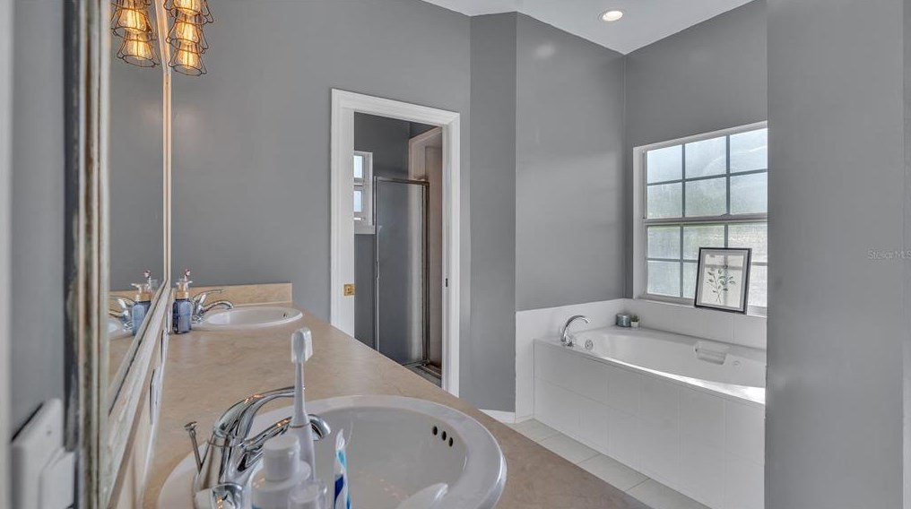 5818 Coveview Dr, Lakeland FL  33813-4811 exterior
