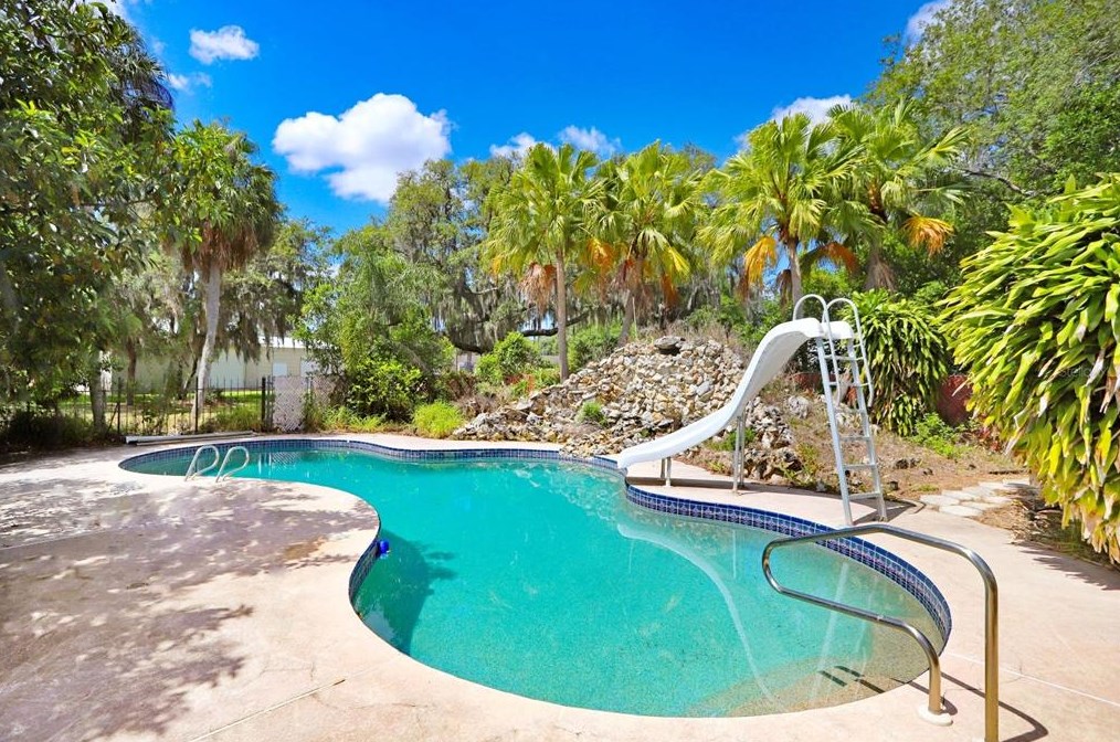 2425 Lake Lillian Dr, Avon Park Lakes, FL 33825-9519