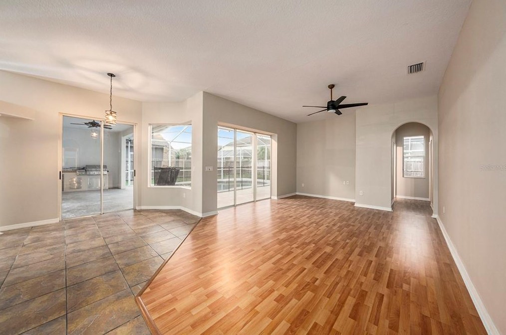 10012 Kingshyre Way, Tampa FL 33647-2875 exterior