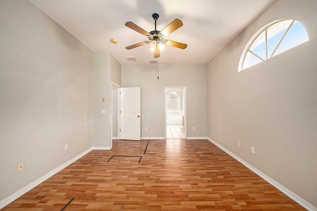 10012 Kingshyre Way, Tampa FL 33647-2875 exterior