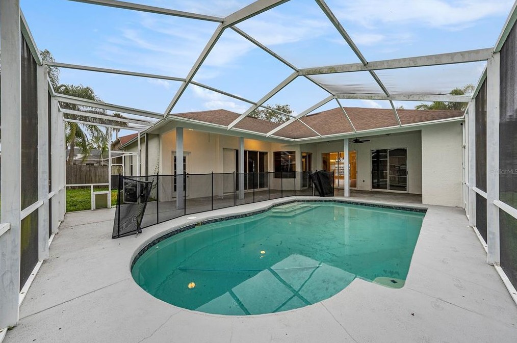 10012 Kingshyre Way, Tampa FL 33647-2875 exterior