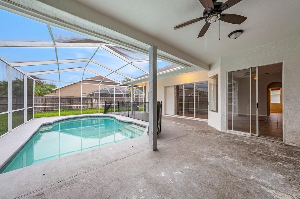 10012 Kingshyre Way, Tampa FL 33647-2875 exterior