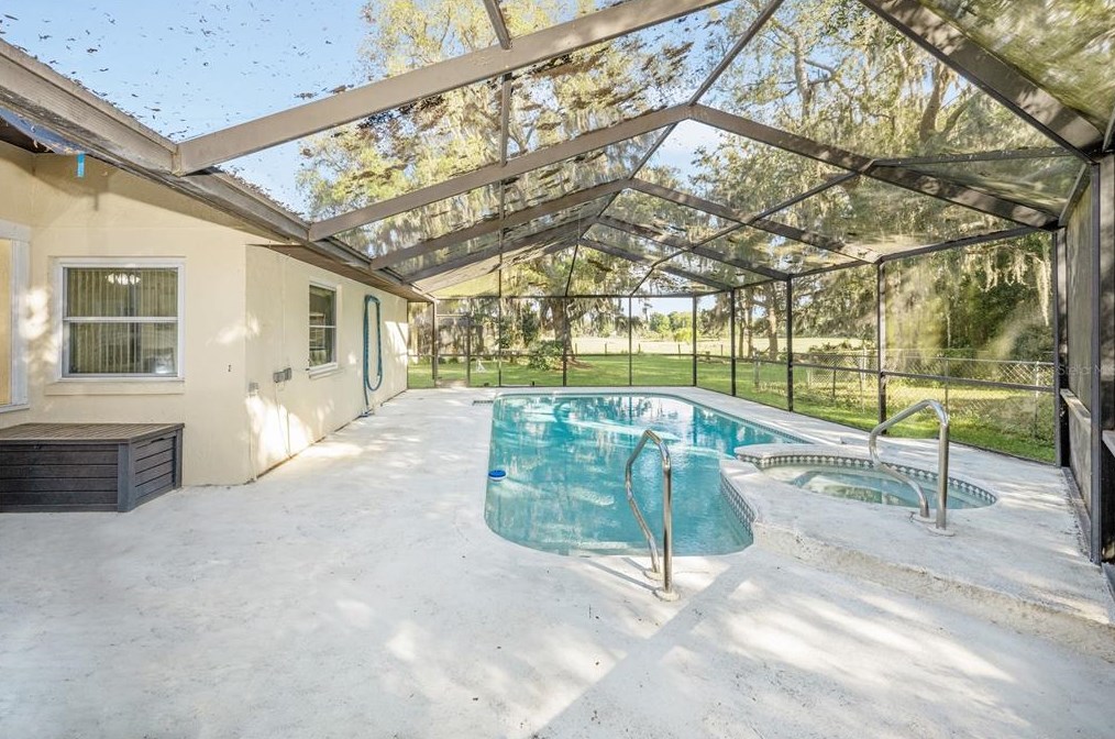 1313 Covey Cir, Lakeland FL 33809-4698 exterior