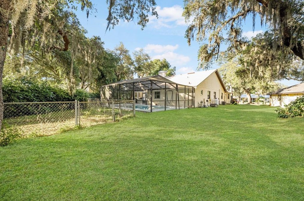 1313 Covey Cir, Lakeland FL 33809-4698 exterior