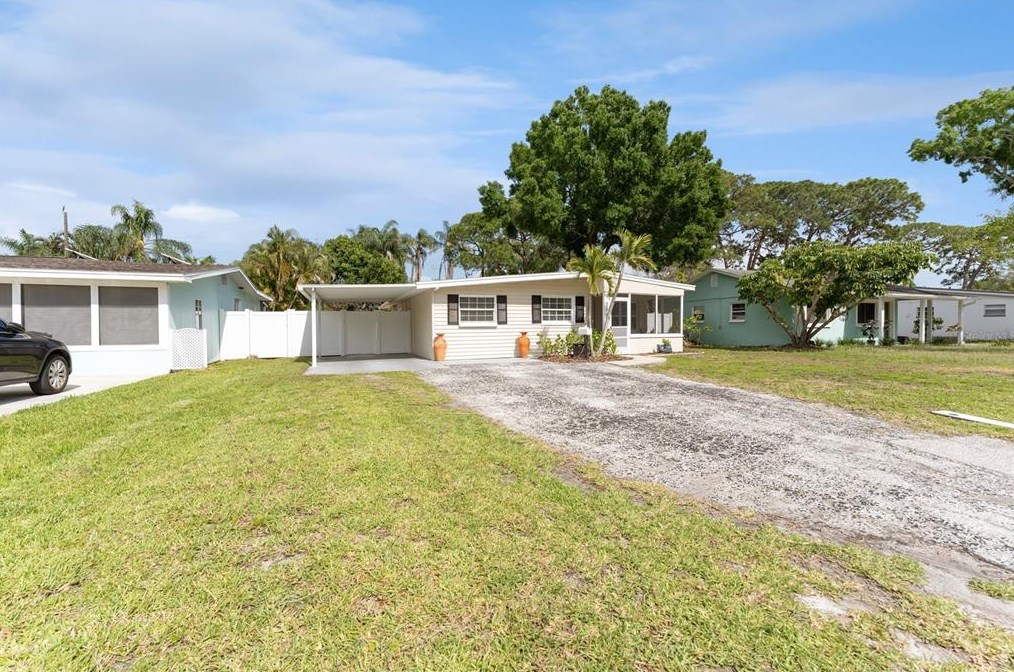 9015 Bay St, Saint Petersburg, FL 33702-3257