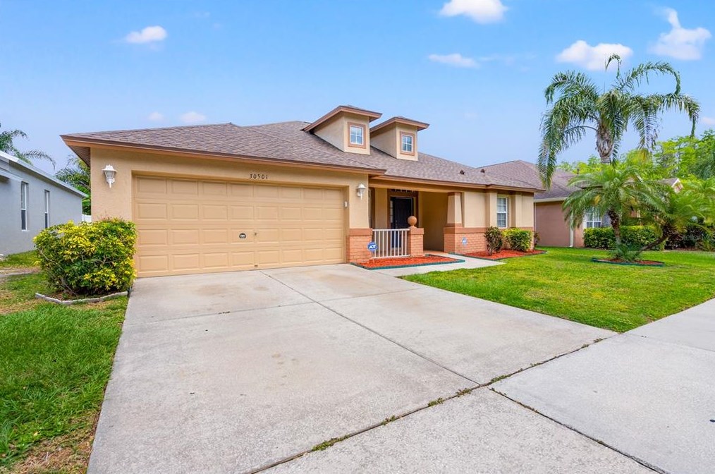 30501 Iverson Dr, Zephyrhills, FL 33543-7855