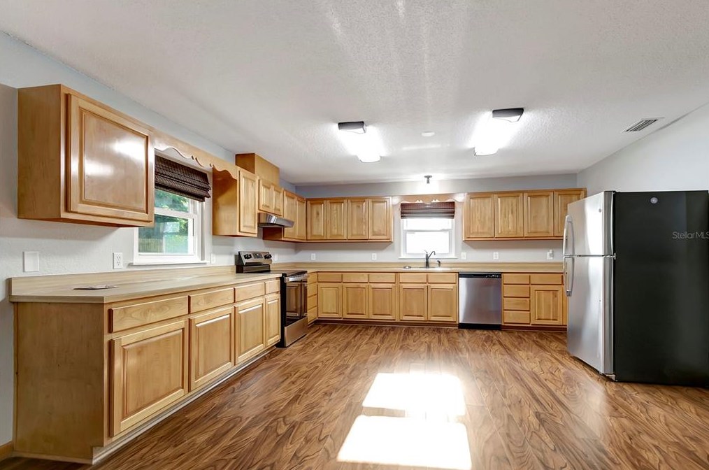 37036 Janet Cir, Dade City FL  33525-5920 exterior