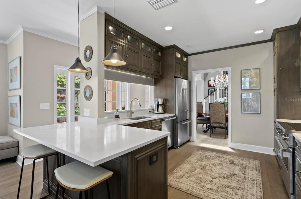 3133 Lk Ellen Dr, Tampa FL 33618-3600 exterior