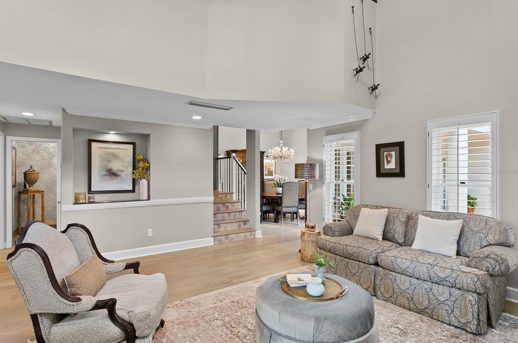 3133 Lk Ellen Dr, Tampa FL 33618-3600 exterior