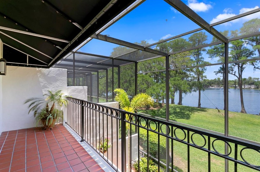 3133 Lk Ellen Dr, Tampa FL 33618-3600 exterior