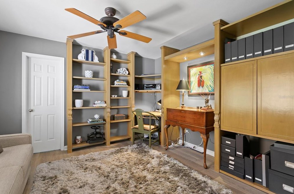 3133 Lk Ellen Dr, Tampa FL 33618-3600 exterior