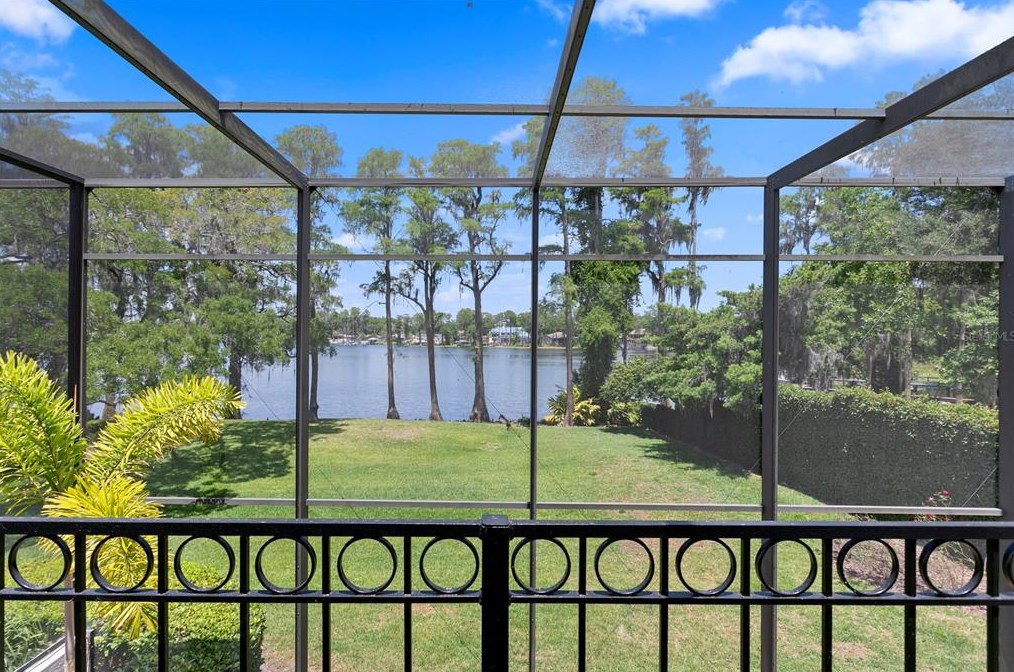 3133 Lk Ellen Dr, Tampa FL 33618-3600 exterior