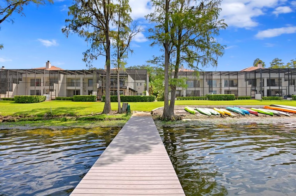 3133 Lk Ellen Dr, Tampa FL 33618-3600 exterior