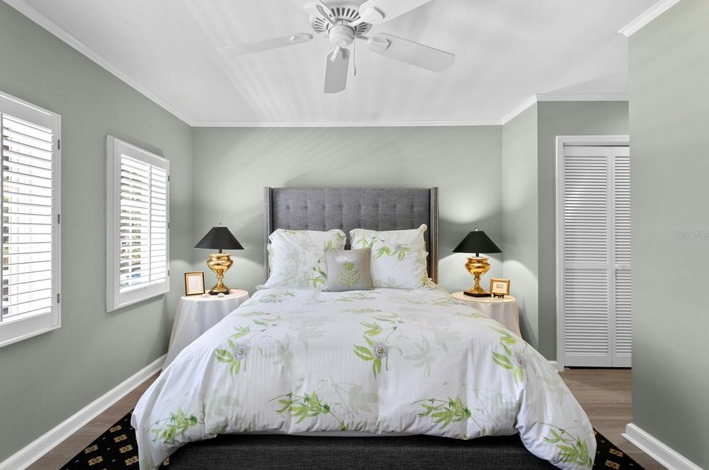 3133 Lk Ellen Dr, Tampa FL 33618-3600 exterior