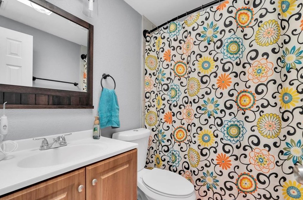 2446 Chancery Dr, Tarpon Springs FL  34690-3917 exterior