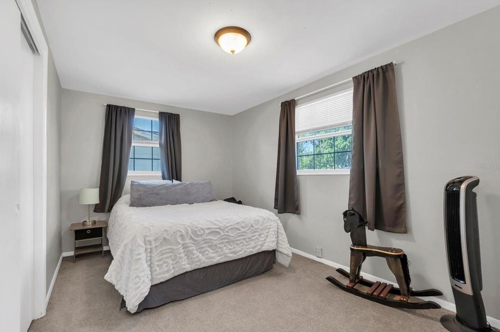 2446 Chancery Dr, Tarpon Springs FL  34690-3917 exterior