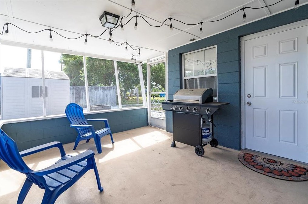 2446 Chancery Dr, Tarpon Springs FL  34690-3917 exterior