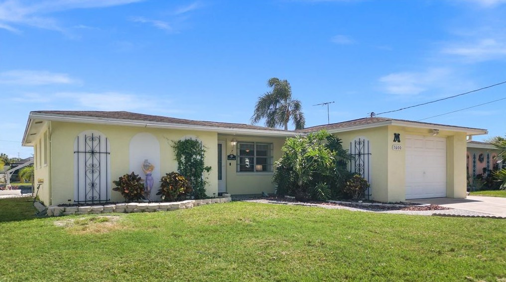 7600 Hatteras Dr, Port Richey, FL 34667-3932