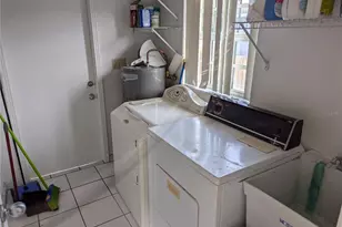 1107 W Coral St, Tampa, FL 33602 - Photo 6