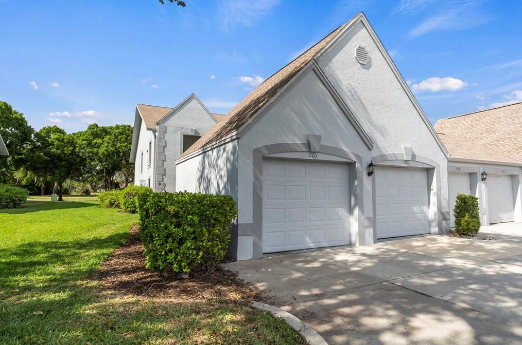 6807 Stone River Rd #101, Bradenton, FL 34203