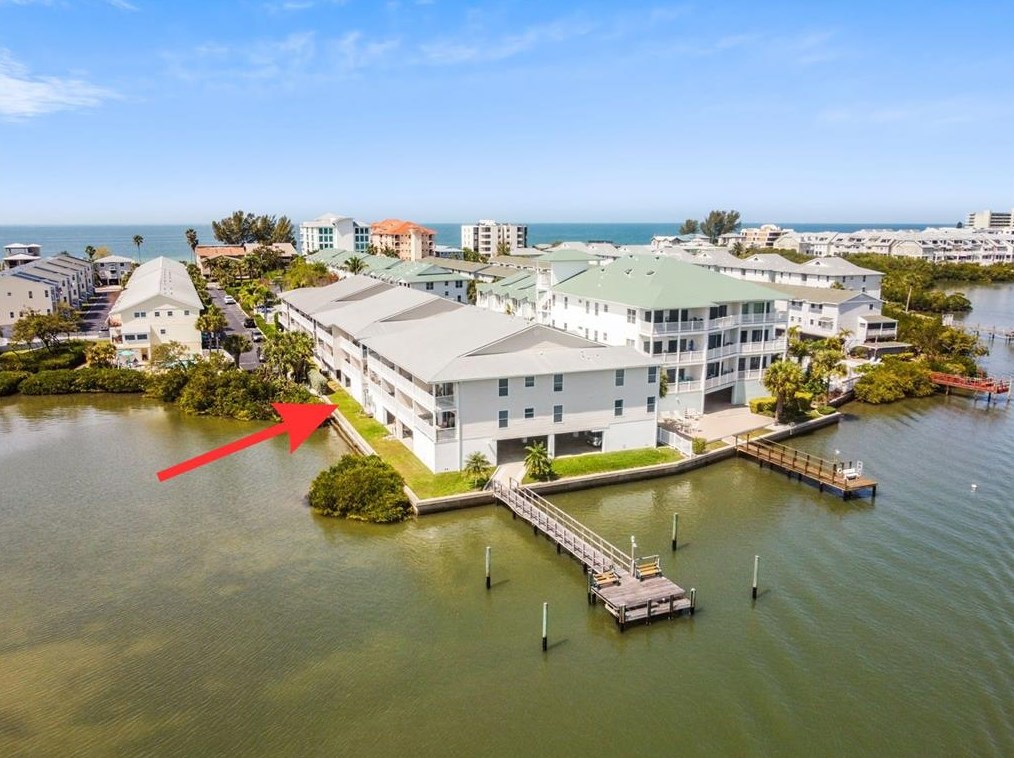 19811 Gulf Blvd #203, Belleair Beach, FL 33785