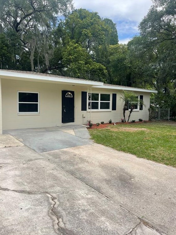 1108 Palm Dr, Plant City, FL 33563-3953