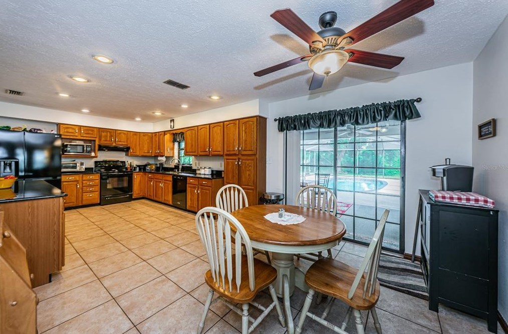 4522 Horseshoe Lake Way, Plant City FL  33565-5386 exterior