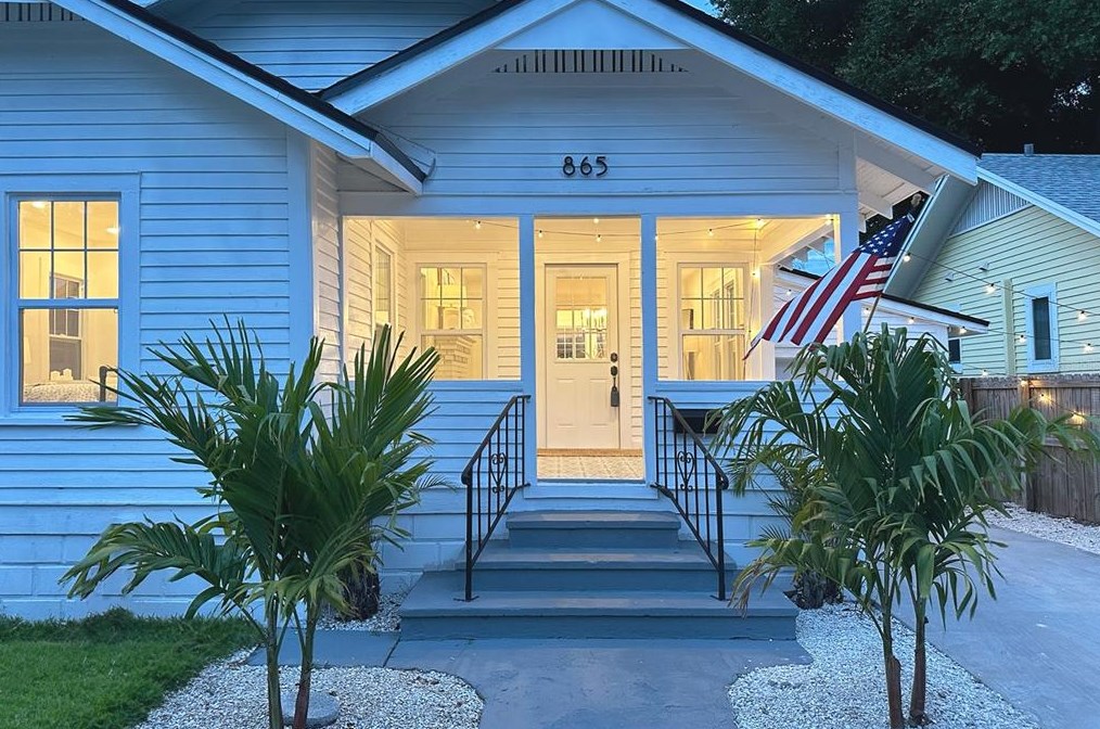 865 Marion Ct, Saint Petersburg, FL 33701-5124