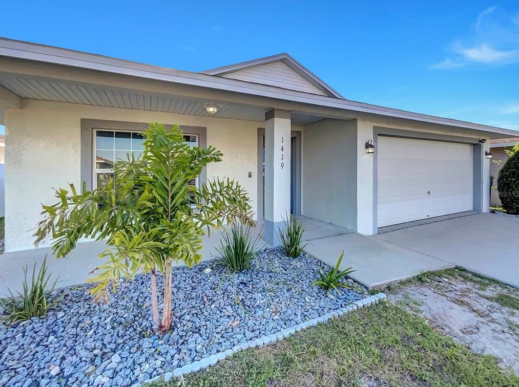 1419 9th St, Ruskin, FL 33570-6002