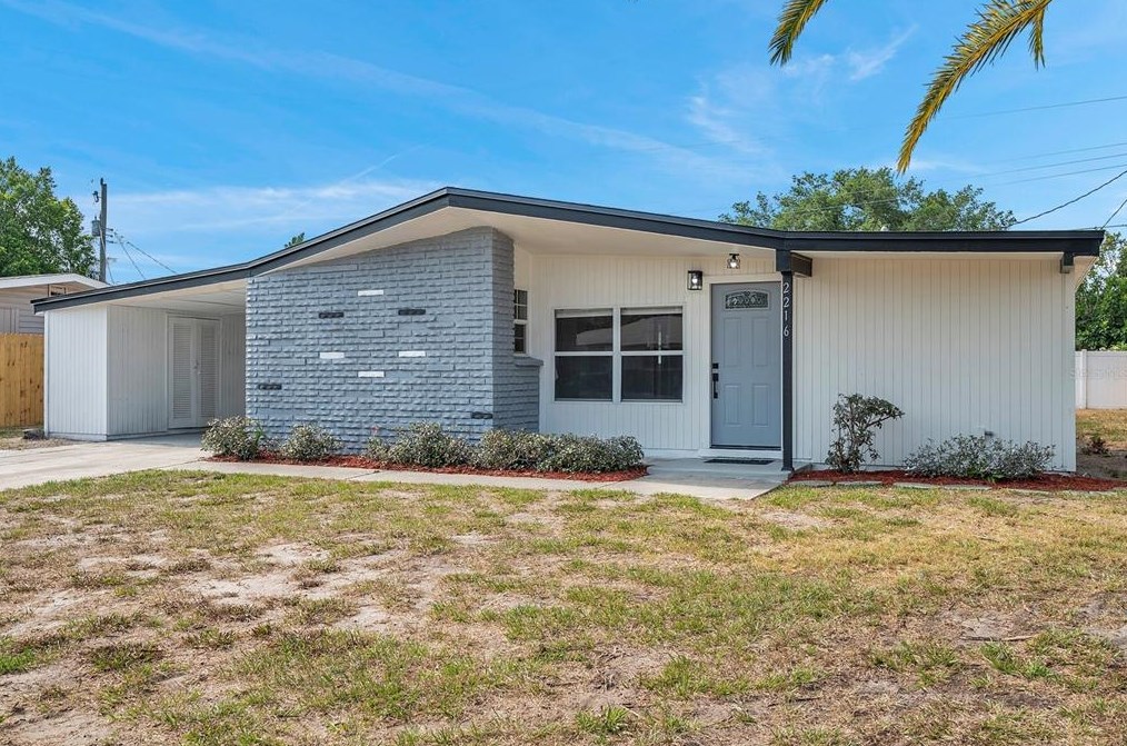 2216 Wellesley Dr, Bradenton, FL 34207-4755