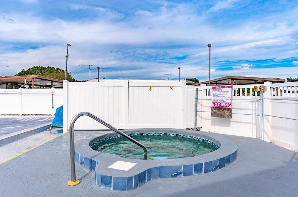 36341 Bonney Dr, Zephyrhills FL 33541-0784 exterior