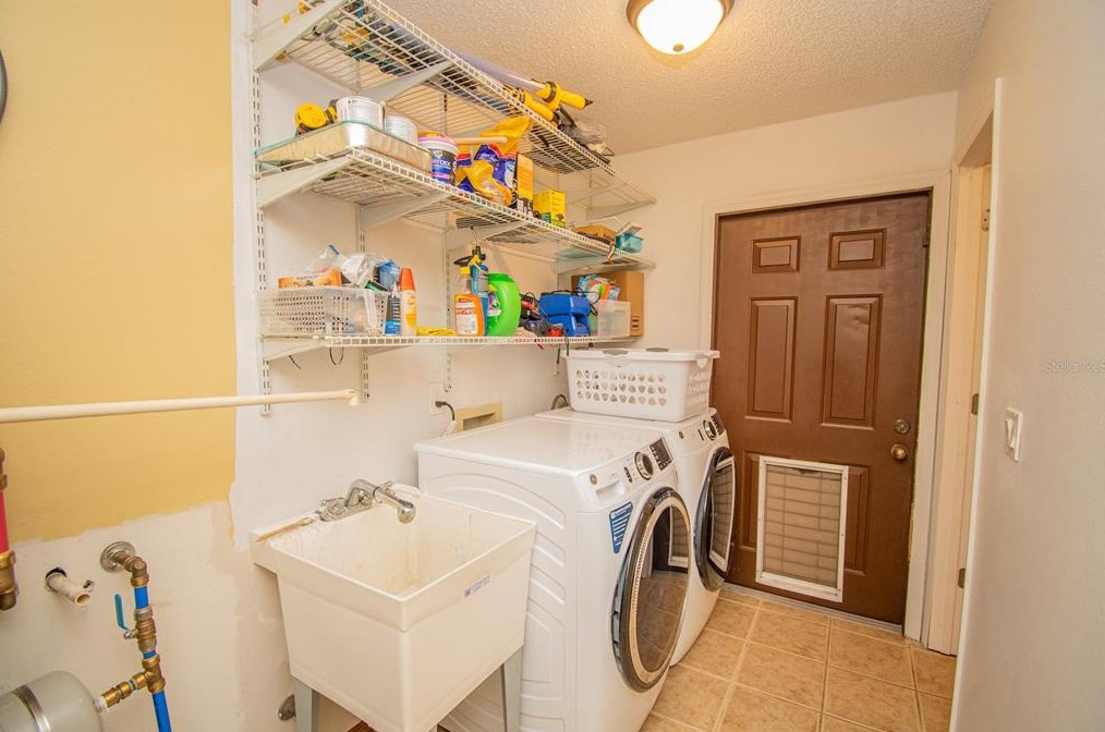 4805 Bugg Rd, Plant City FL  33567-2548 exterior