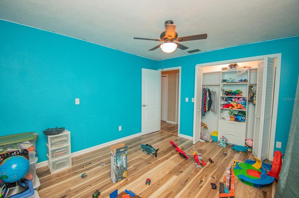 4805 Bugg Rd, Plant City FL  33567-2548 exterior