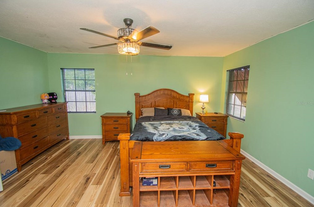 4805 Bugg Rd, Plant City FL  33567-2548 exterior