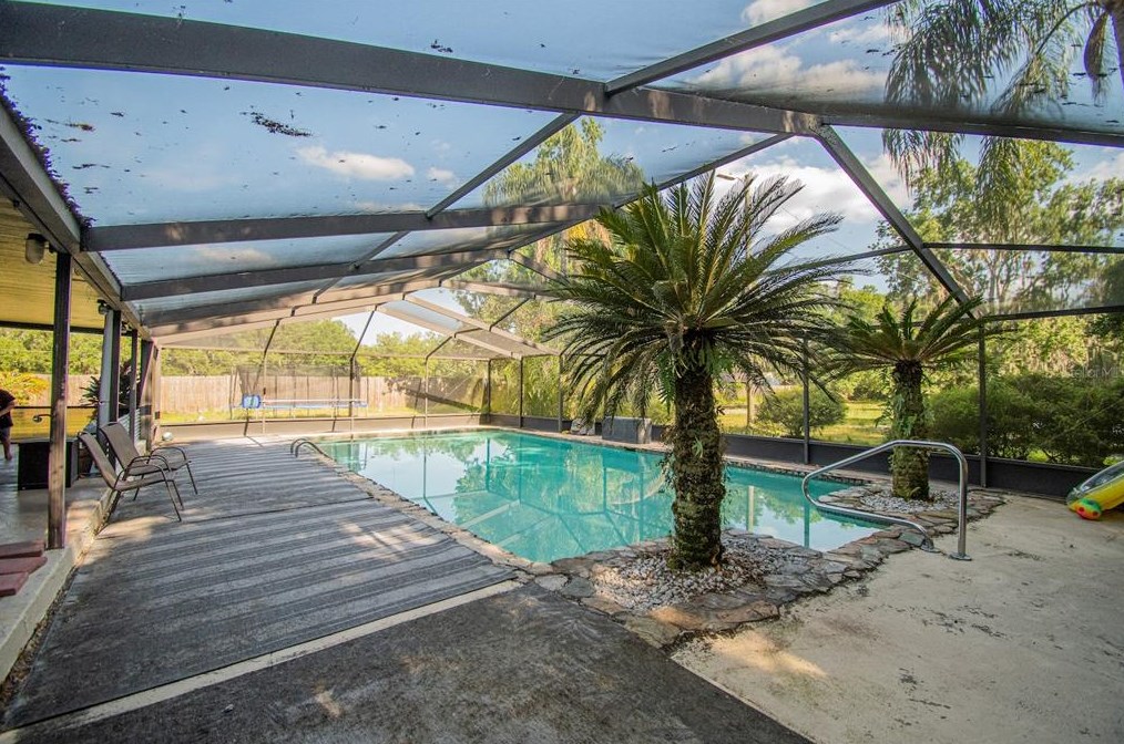 4805 Bugg Rd, Plant City FL  33567-2548 exterior