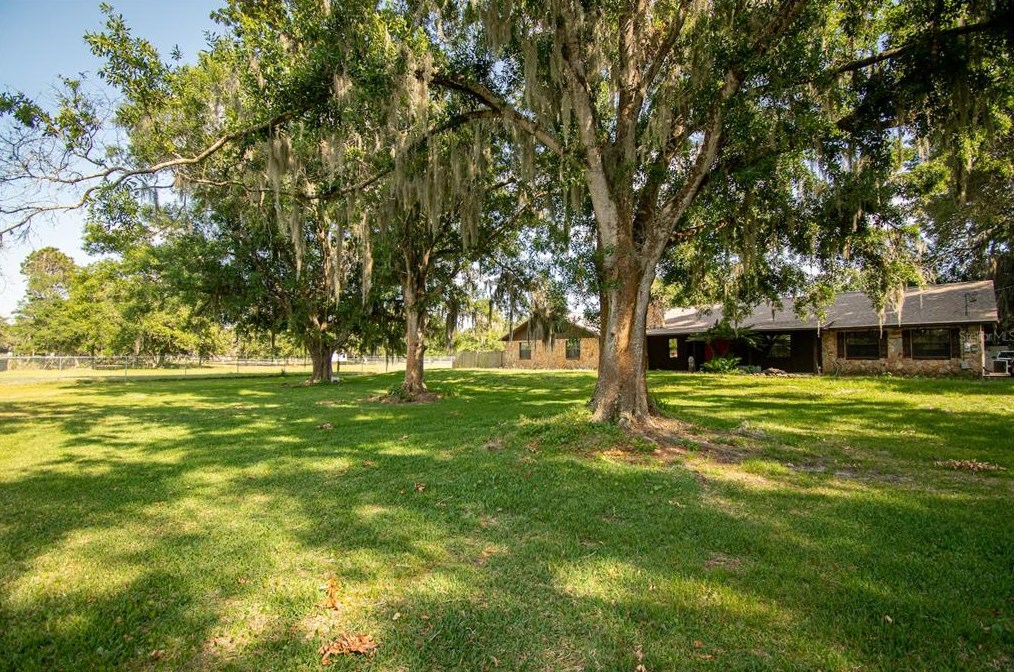 4805 Bugg Rd, Plant City FL  33567-2548 exterior