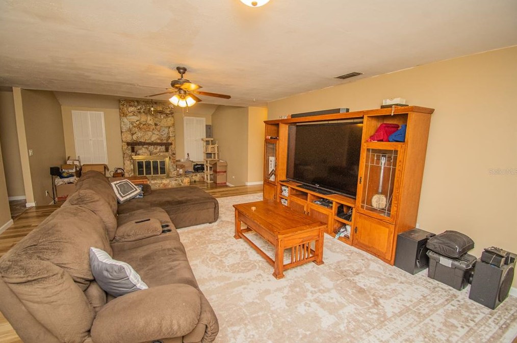 4805 Bugg Rd, Plant City FL  33567-2548 exterior