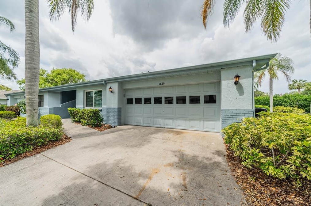 1620 Leland Dr, Ruskin, FL 33573-6307