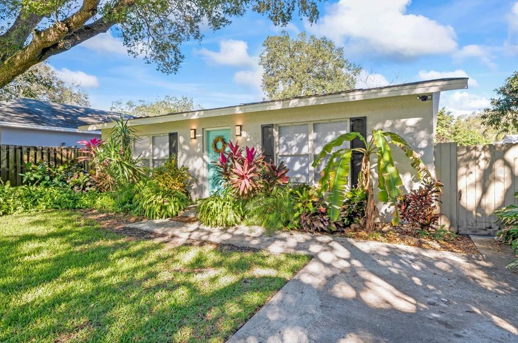 618 4th Ave Ne, Largo, FL 33770