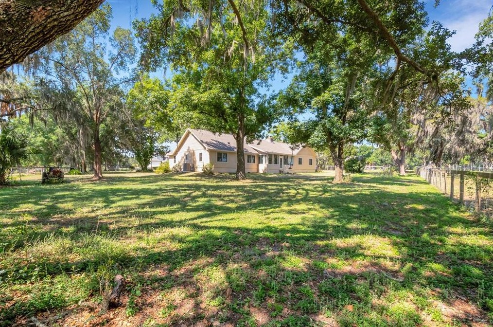 3680 Swindell Rd, Plant City FL  33565-2551 exterior