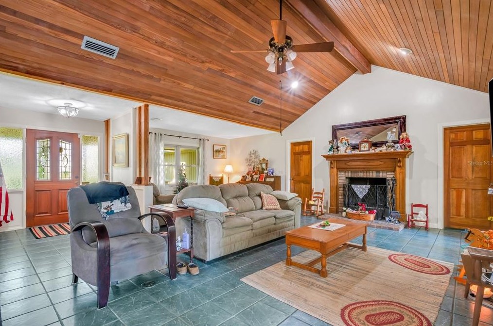 3680 Swindell Rd, Plant City FL  33565-2551 exterior